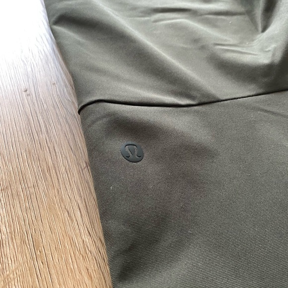 Lululemon Mens ABC Jogger Army Green  Sz M (Gently Worn) - Picture 2 of 3